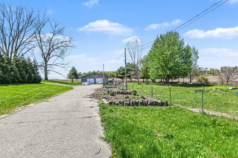 52290 Townhall Rd, Dowagiac, MI 49047