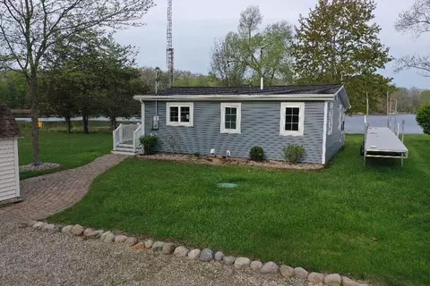 Exterior - 226 Custer Dr, Coldwater, MI 49036 photo 5 of 7