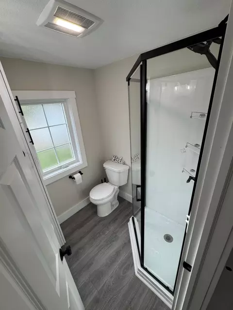 Bath - 226 Custer Dr, Coldwater, MI 49036 photo 1 of 2