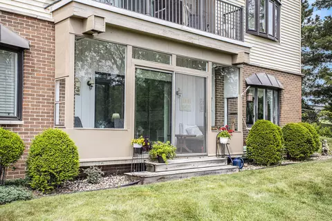 225 W Columbia Ave #6, Battle Creek, MI 49015