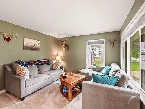 Living - 615 Gregory Pl, Jackson, MI 49202 photo 2 of 2