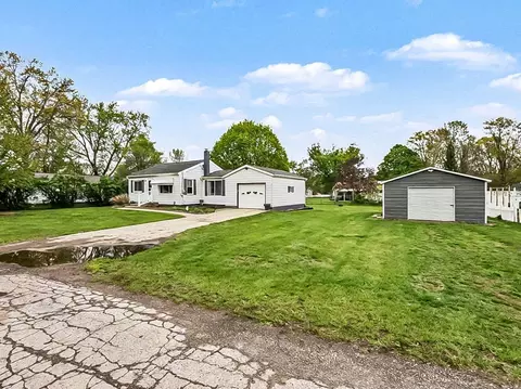 Exterior - 615 Gregory Pl, Jackson, MI 49202 photo 4 of 9