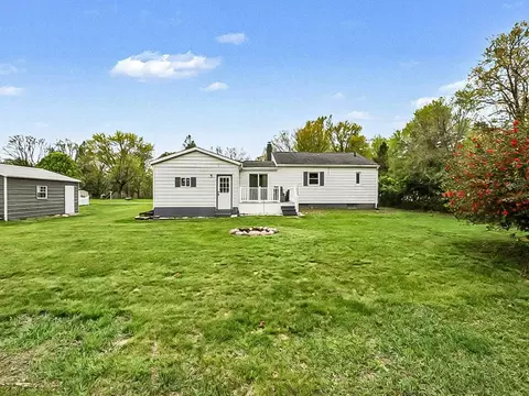 Exterior - 615 Gregory Pl, Jackson, MI 49202 photo 5 of 9