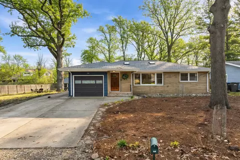 321 S Taylor St, New Buffalo, MI 49117