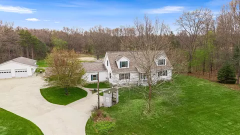 360 Chatterson Rd, Muskegon, MI 49442