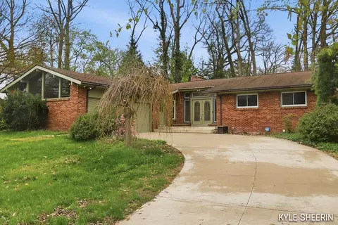 4786 Bonnie Ave SE, Grand Rapids, MI 49508