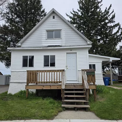210 E Church St, Hart, MI 49420