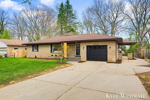 2926 Chamberlain Ave SE, Grand Rapids, MI 49508