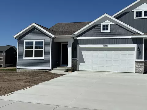 15737 Hawley Dr #33, Grand Haven, MI 49417