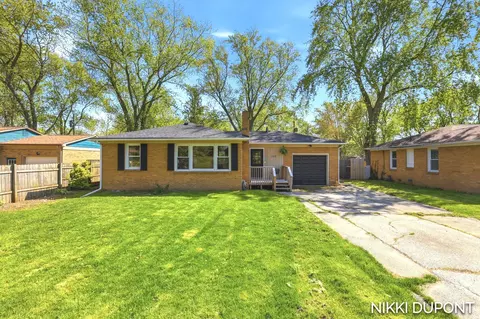 382 Dale Ave, Benton Harbor, MI 49022