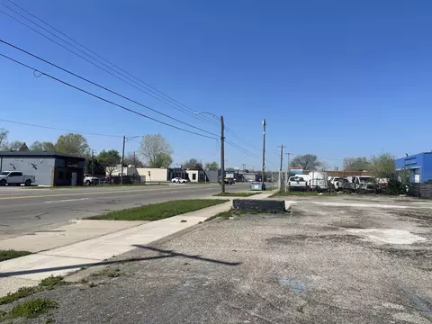 22110 W Warren Ave, Redford, MI 48239