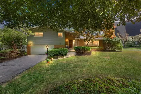 2511 Londonderry Rd, Ann Arbor, MI 48104