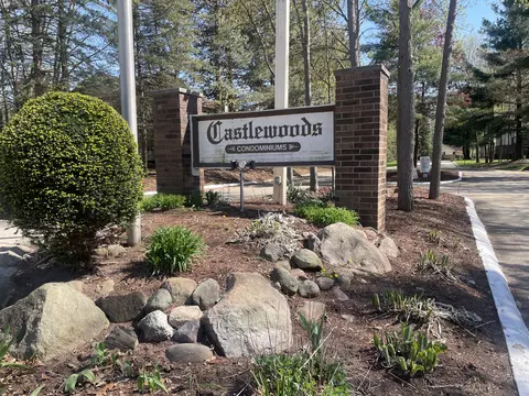 35815 Hunter Ave, Westland, MI 48185