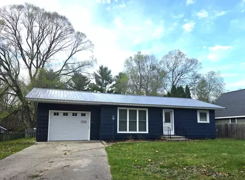 586 W River Rd, Muskegon, MI 49445