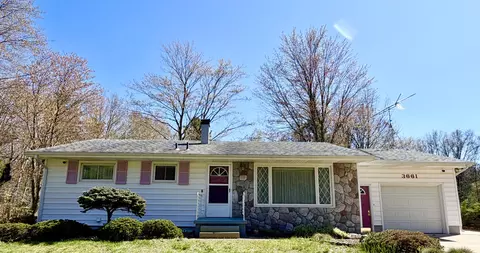 3661 E Sternberg Rd, Fruitport, MI 49415