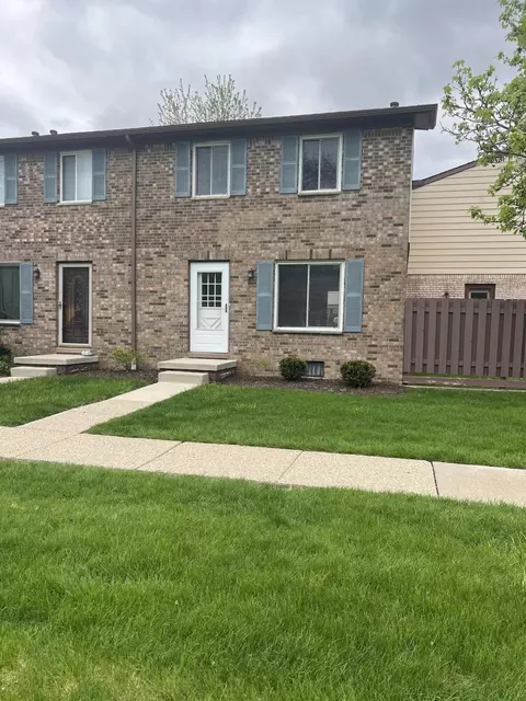 143 Sheffield Dr, Saline, MI 48176