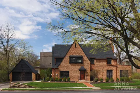 245 Briarwood Ave SE, East Grand Rapids, MI 49506
