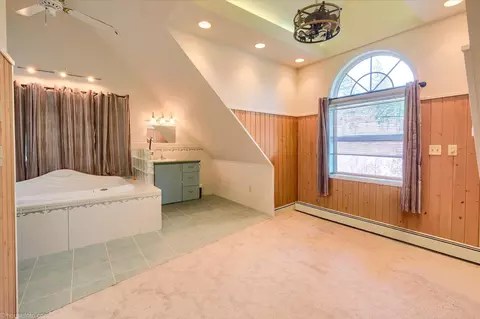 Bedroom - 6453 Johnson Rd, Flushing, MI 48433 photo 3 of 3