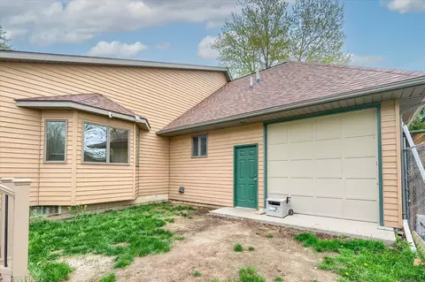Exterior - 6453 Johnson Rd, Flushing, MI 48433 photo 6 of 13