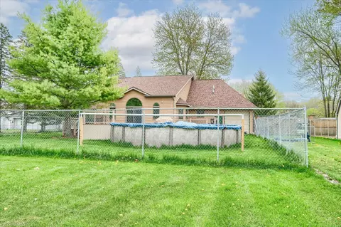 Exterior - 6453 Johnson Rd, Flushing, MI 48433 photo 9 of 13