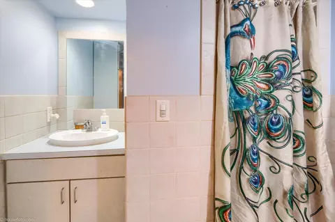 Bath - 6453 Johnson Rd, Flushing, MI 48433 photo 2 of 4
