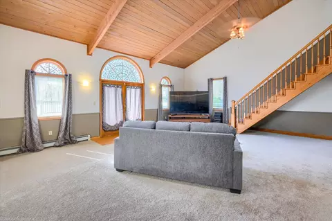 Living - 6453 Johnson Rd, Flushing, MI 48433 photo 3 of 4