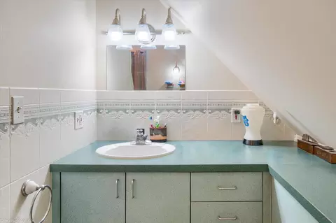 Bath - 6453 Johnson Rd, Flushing, MI 48433 photo 4 of 4