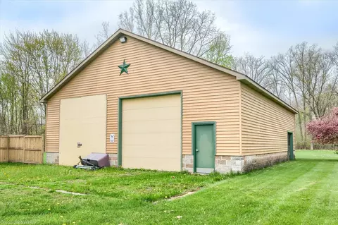 Exterior - 6453 Johnson Rd, Flushing, MI 48433 photo 11 of 13
