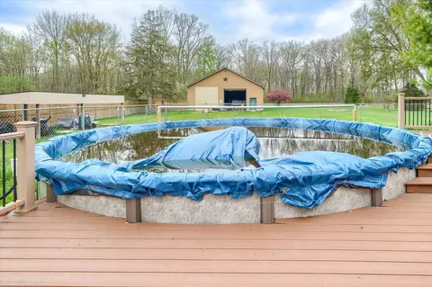 Exterior - 6453 Johnson Rd, Flushing, MI 48433 photo 8 of 13