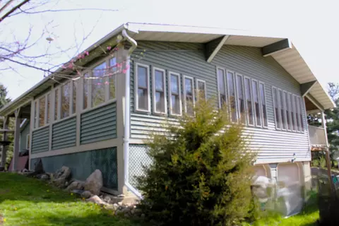 10299 Frost Rd, Portland, MI 48875