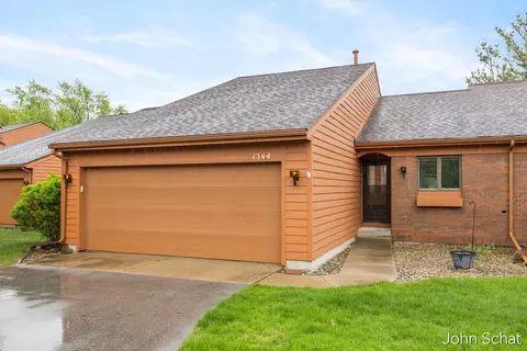 1344 Bent Tree Dr #32, Hudsonville, MI 49426