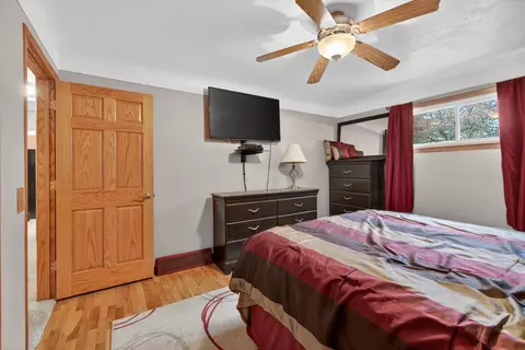 Bedroom - 4929 Martha Dr, Jackson, MI 49201 photo 2 of 4