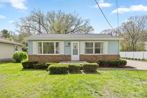 15514 Mercury Dr, Grand Haven, MI 49417