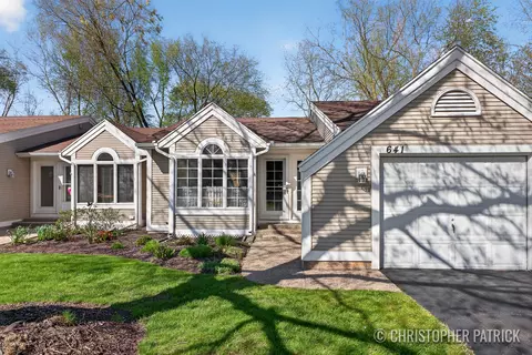 641 Appletree Dr, Holland, MI 49423