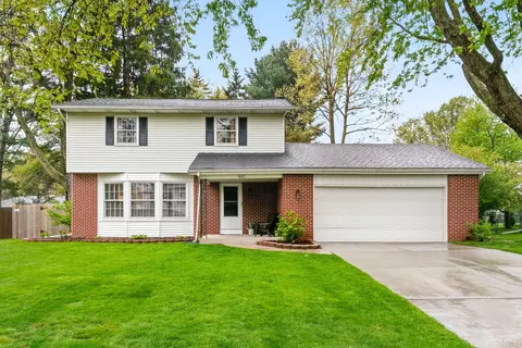 1027 Piccadilly Rd, Kalamazoo, MI 49006