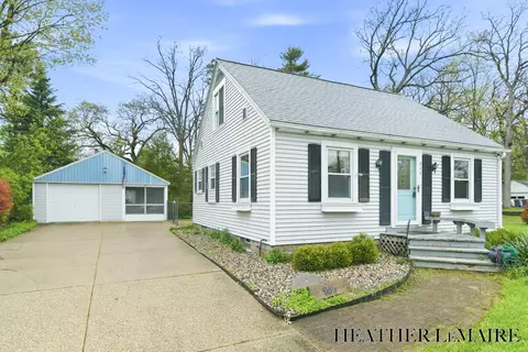 945 4 Mile Rd NE, Grand Rapids, MI 49525