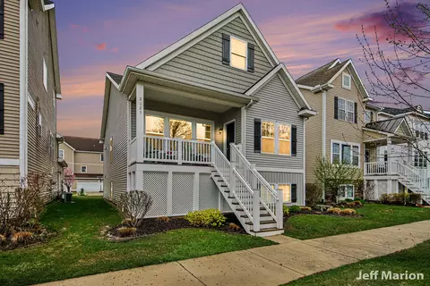 2125 Kensington Park Cir, Holland, MI 49423