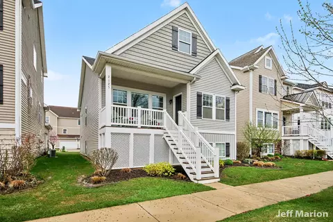 2125 Kensington Park Cir, Holland, MI 49423