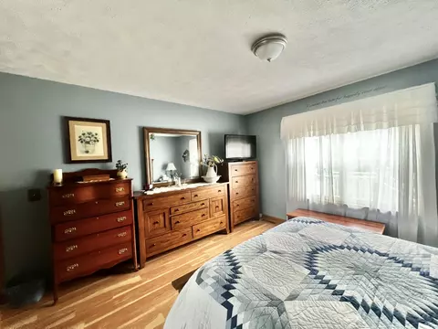 Bedroom - 8056 Sawdey Rd, Jerome, MI 49249 photo 5 of 10
