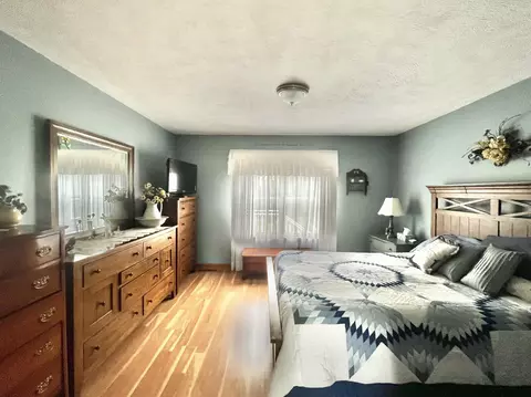 Bedroom - 8056 Sawdey Rd, Jerome, MI 49249 photo 4 of 10