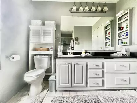 Bath - 8056 Sawdey Rd, Jerome, MI 49249 photo 6 of 6