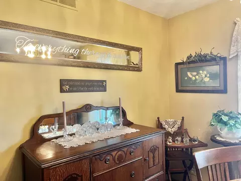 Dining - 8056 Sawdey Rd, Jerome, MI 49249 photo 3 of 3