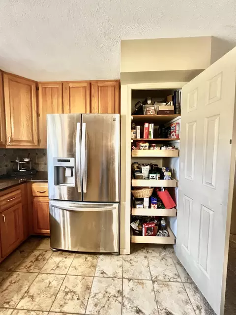 Kitchen - 8056 Sawdey Rd, Jerome, MI 49249 photo 8 of 9