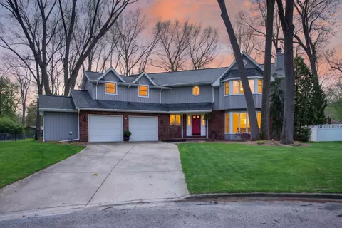 5217 S Broadmoor St, Jackson, MI 49201