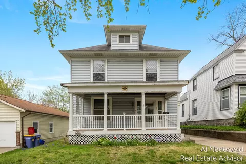 640 Crescent St NE, Grand Rapids, MI 49503
