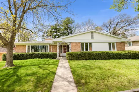 31 E Clinton Dr, Battle Creek, MI 49017