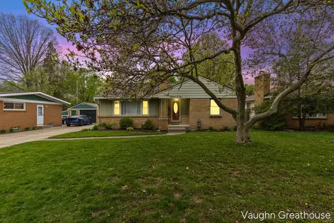 1501 Carlton Ave NE, Grand Rapids, MI 49505