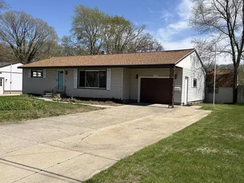 2432 Blodgett St, Muskegon, MI 49441