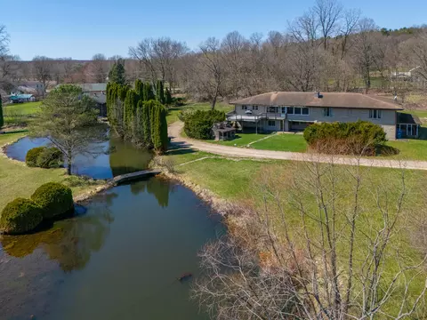 View/Area - 117 4th St, Plainwell, MI 49080 photo 4 of 14