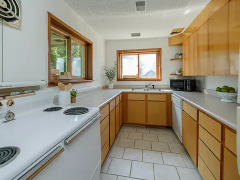 Kitchen - 117 4th St, Plainwell, MI 49080 photo 4 of 5
